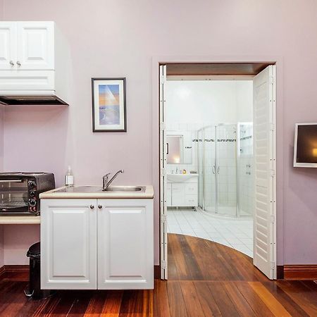 Dawson Accommodation Fremantle Exterior photo